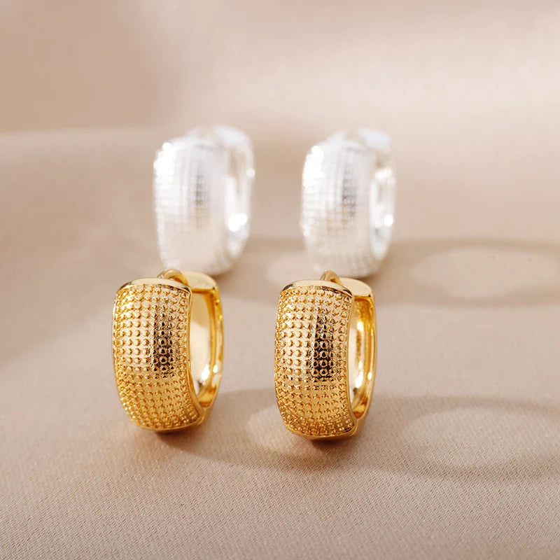 Artemis Small Hoop Earrings
