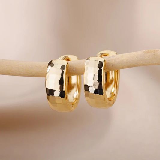 Artemis Small Hoop Earrings